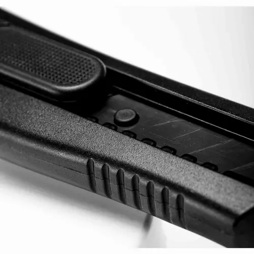 Nóż ręczny z czarnym ostrzem łamanym 18mm marki Schmith SNR-12 5