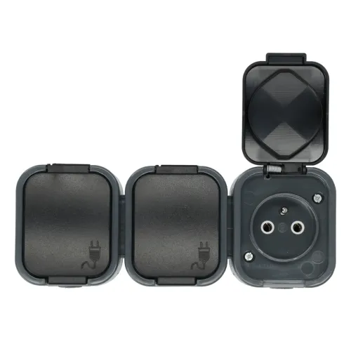 Gniazdo bryzgoodporne, potrójne IP54 Schmith