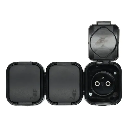 Gniazdo bryzgoodporne, potrójne IP56 Schmith